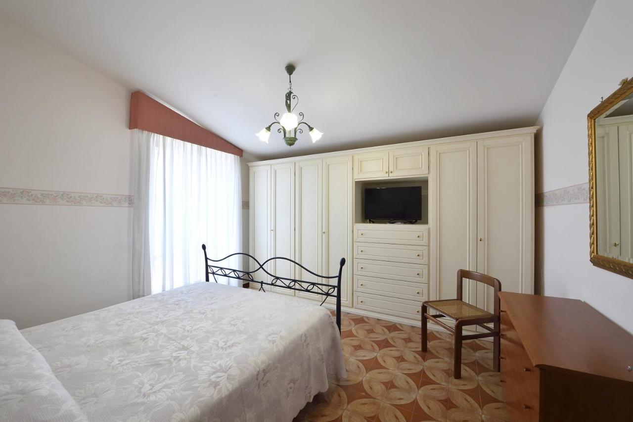 Villa Dafne Mare Fondi Sperlonga מראה חיצוני תמונה